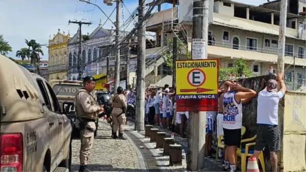  Membros da Bamor são flagrados com bombas antes do BA-VI