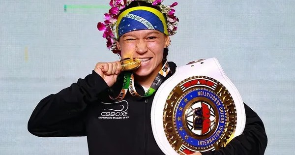  Baiana Bia Ferreira é nocauteada e perde cinturão mundial de boxe