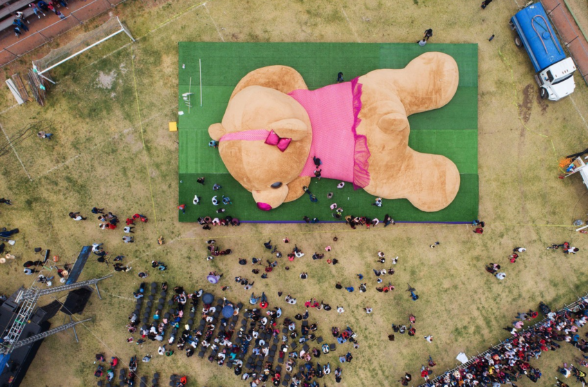  México bate recorde mundial com urso de pelúcia de 20 metros