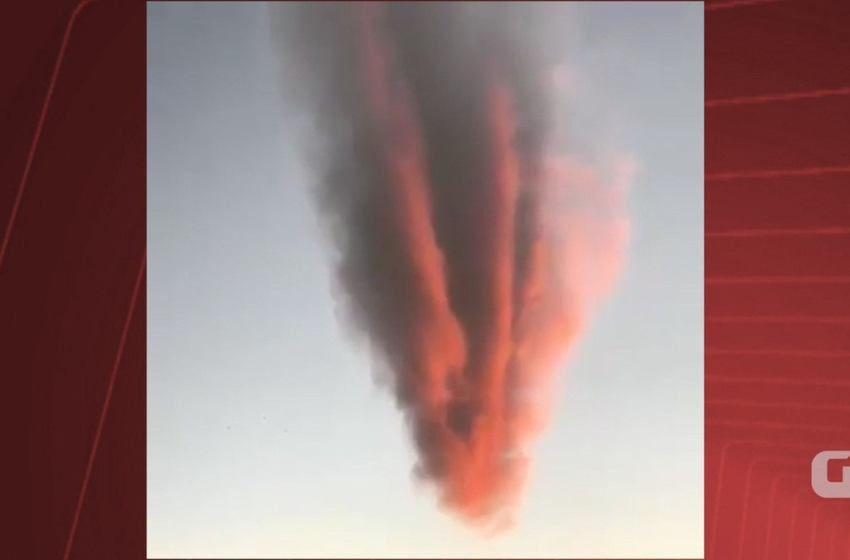  Vídeo de nuvem em forma de 'flecha vermelha' viraliza e chama atenção em cidade do interior da Bahia 