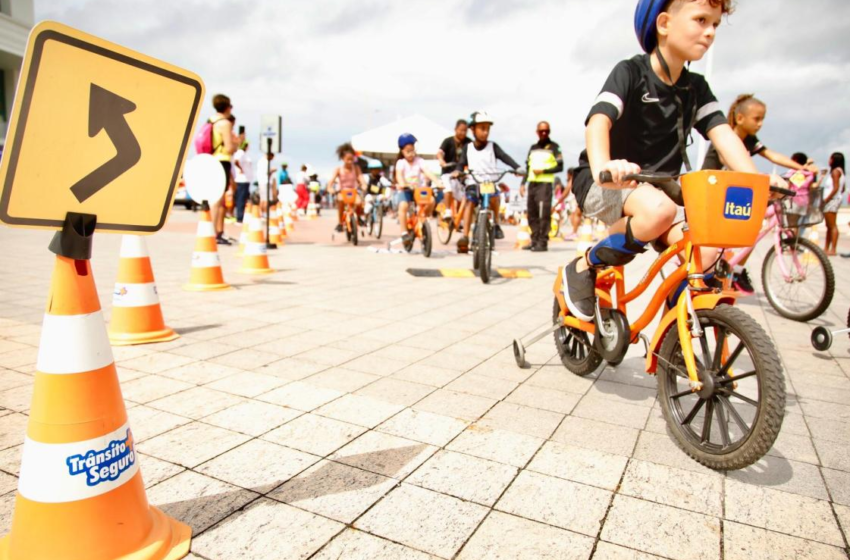  Maio Amarelo: Transalvador leva Circuito Infantil de Bike para bairros da capital