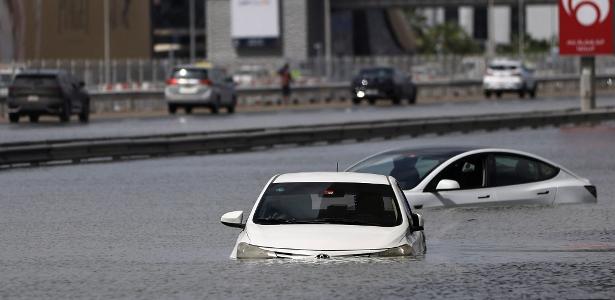  Chuva de um ano em um dia provoca caos em Dubai; entenda fenômeno – UOL Confere