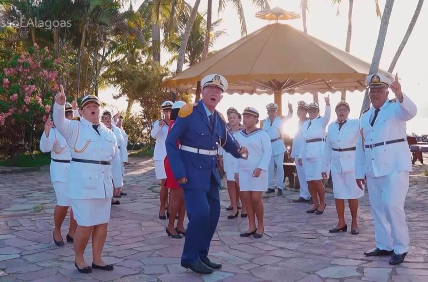  Música, dança e histórias de marinheiro: grupo mantém viva a tradição do fandango no Pontal da Barra, em Maceió