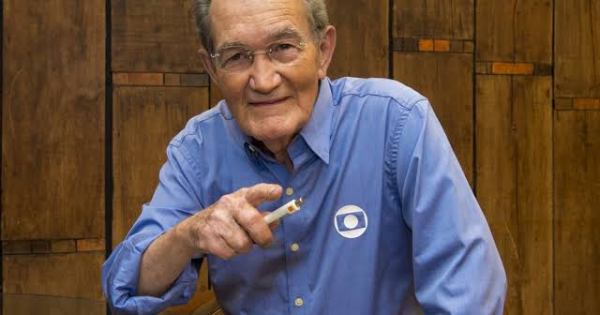  Morre Léo Batista, ícone do jornalismo esportivo, aos 92 anos