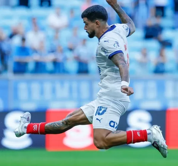 Fora de casa, Bahia perde de 1 a 0 após pênalti polêmico para o Grêmio